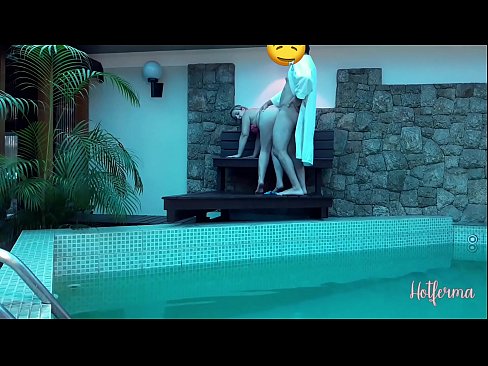 ❤️ Chef inviterer stuepige til poolen, men kunne ikke modstå en hot ️ Porno at da.camporner.top ❌️❤